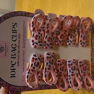 NWOT Gourmet Kitchen 10pc Bag Clips With Non Slip Silicone Grip Cherry Design